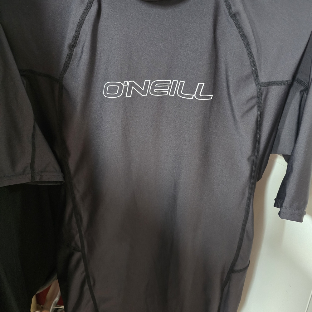 O'Neill Men's Black Rash Guard